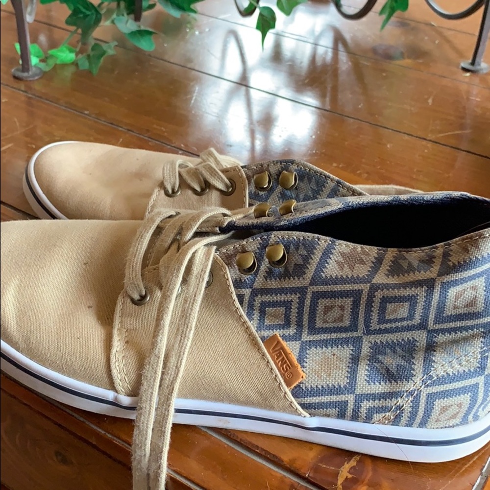 Vans - Picture 2 of 3